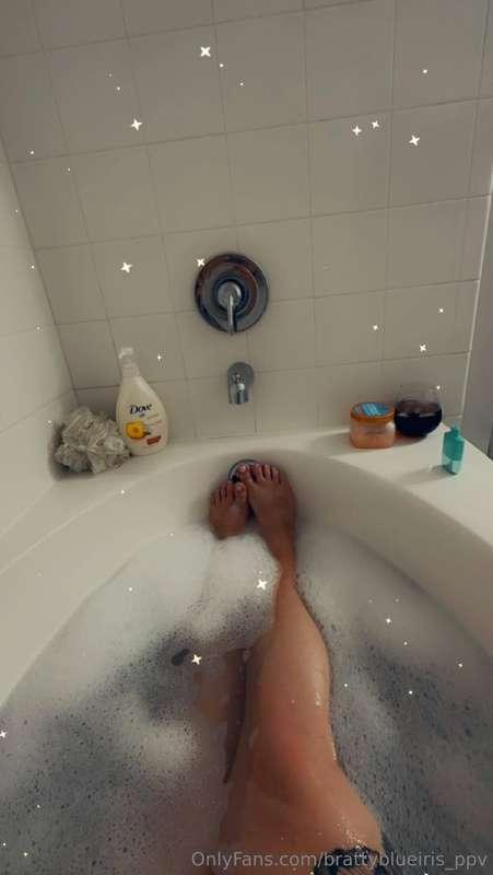 @bewjag96. 

✨NEW PAGE✨
💜New pics/videos daily
💜BBW
💜Tattoos..