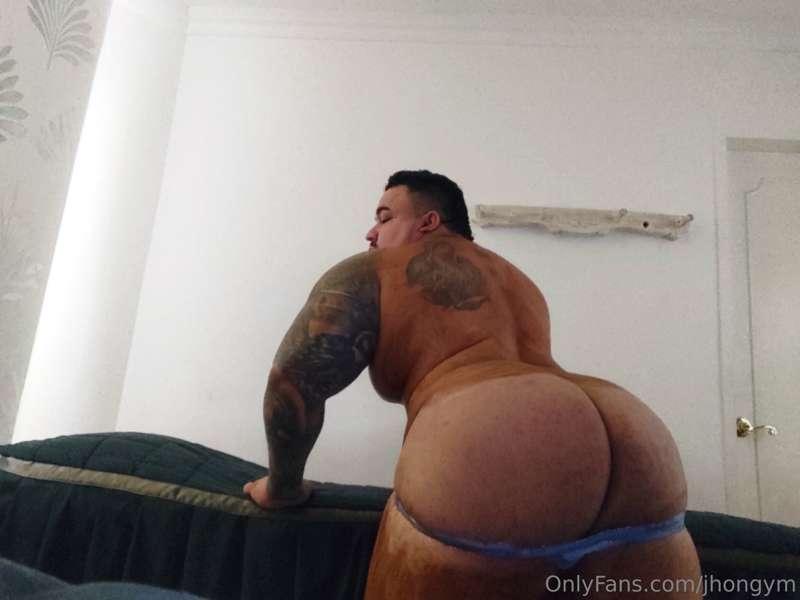 Me quitas todo este chocolate con tu lengua 😜🔥🍫

You take al..