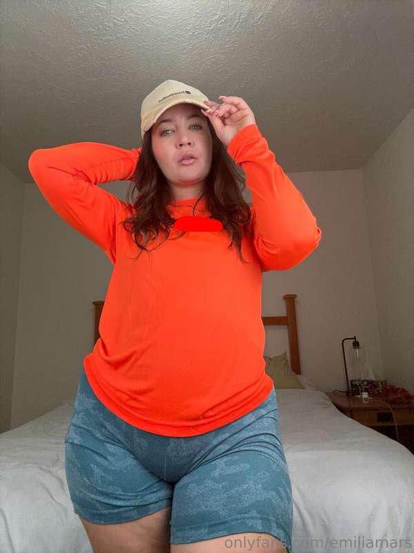 POV that construction hottie you’ve been flirting with asked..