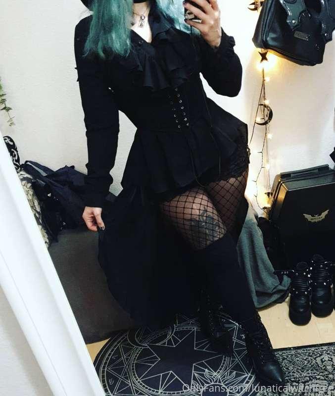 Watch me take off my dress and whisper naughty things into y..