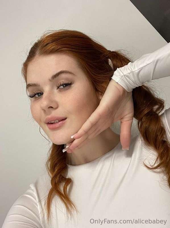 Cutie redhead @skarlet_me is waiting for you on her page for..