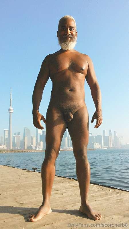 Have a Terrific Thursday!  #beard #musculardaddy #gay #feet ..