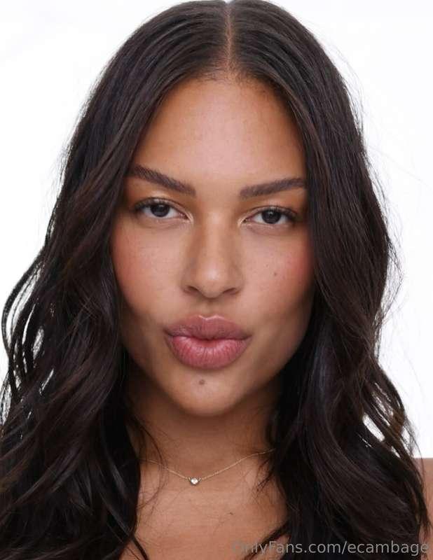 look me in the eyes and tell me you don't love me 😌