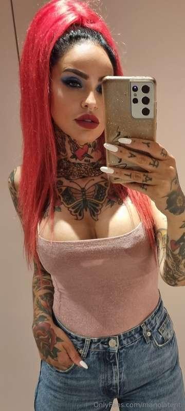 Vi piacciono le rosse???sembro ancora più porca💦💦
Non credi?..