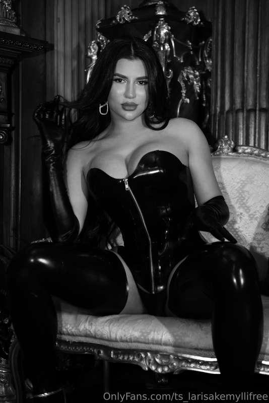 Proof that trouble comes in a pretty package 💦