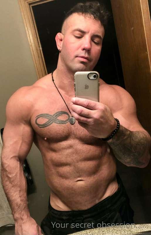 Fur season🐻 😉 Check out my xxxclusive ALL NUDE page at www.o..