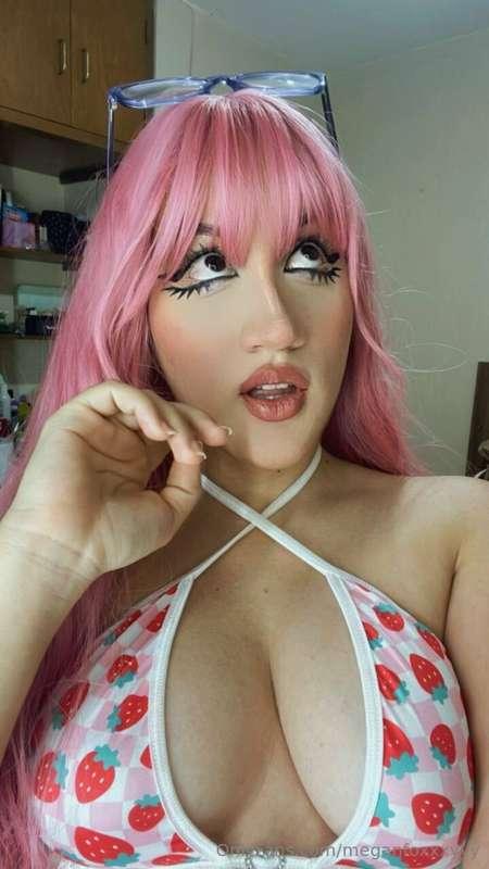 Have you ever met an 18-year-old Latin girl who likes anime ..