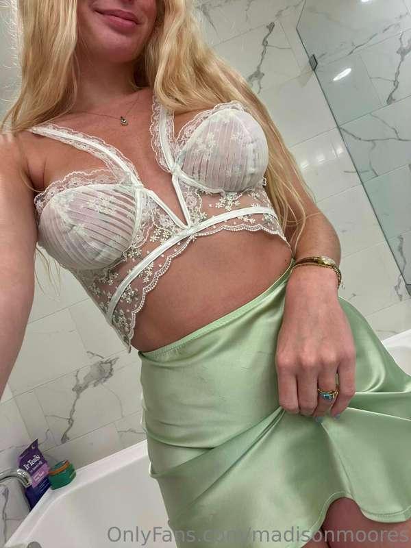 im not wearing any panties...wanna see?