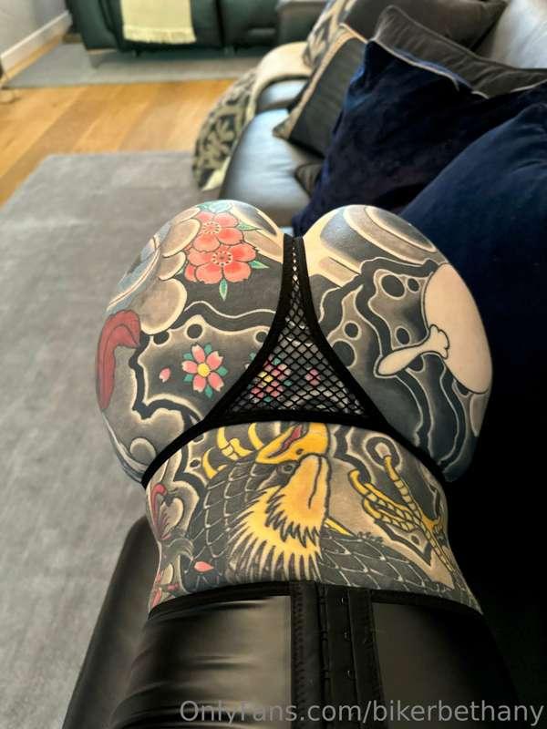 Who wants to give me a good spanking 🤤👋🏼🍑
