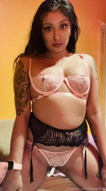 Shimmer my body up for me baby….. wish u can help me get my ..
