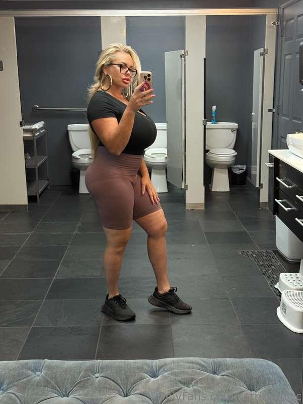 Today’s photo dump!Gym✅Sauna✅Diner✅Evening walk✅