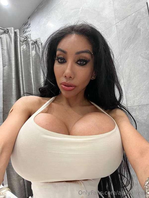 Have You Ever Fantasized About My Tits? tell me in my DMs 🤤