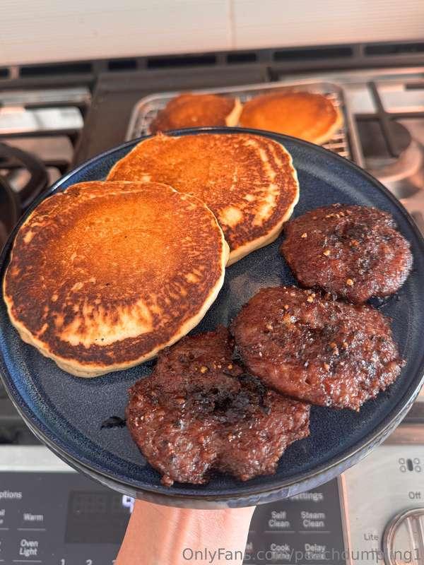 I made u breakfast! :)Here is my pancake and sausage recipe:..