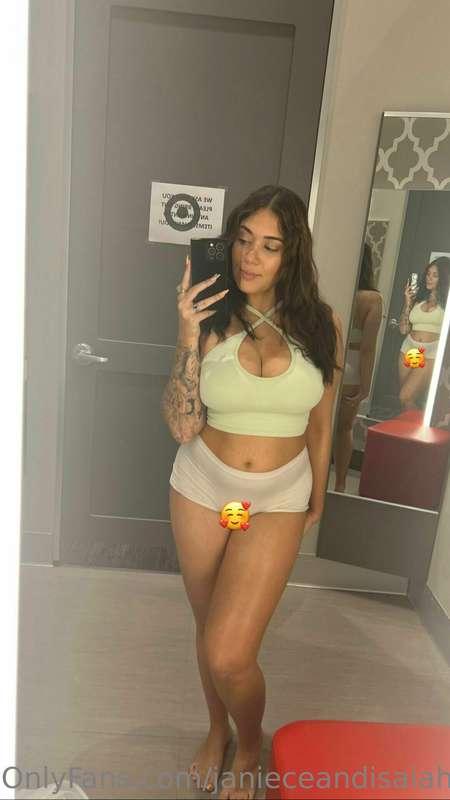 more pics like this?? 😉