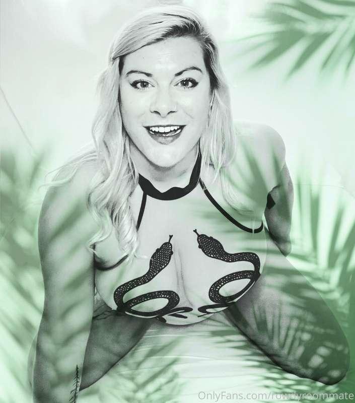 These snakes 🐍 are coming at ya through the jungle 🌿