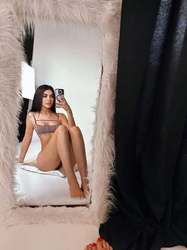 ## **do u want to se me naked and playing with my pussy?😈**