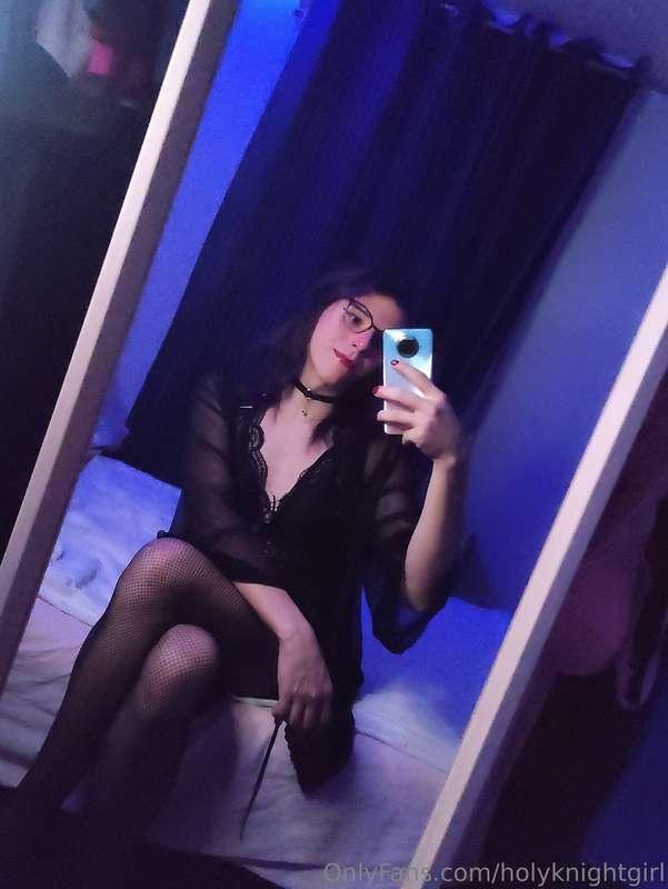 I'm baaack 🥰. Did you missed me? Now wrapped in black linger..