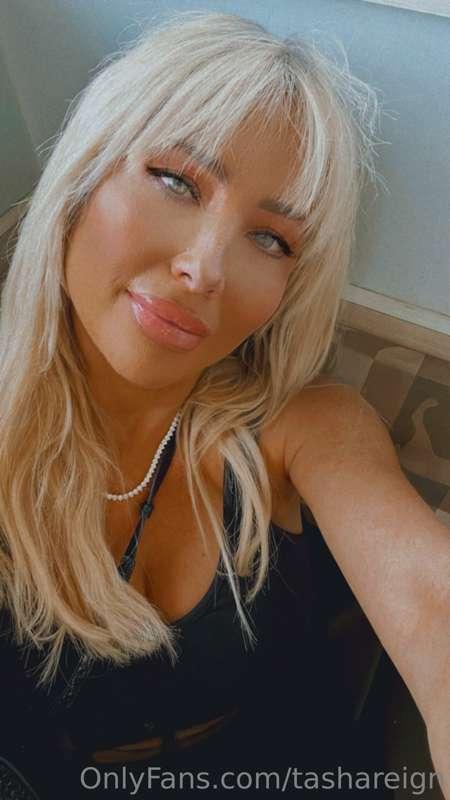 its hump day! cum get naughty with me 🥰😈
