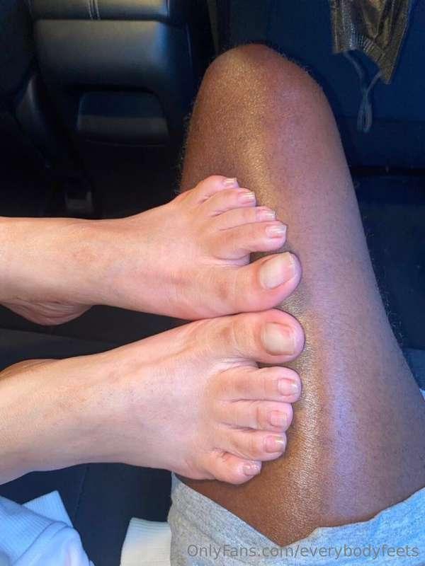 When I’m feeling nostalgic I’m drop the @prettylittlefeettt ..