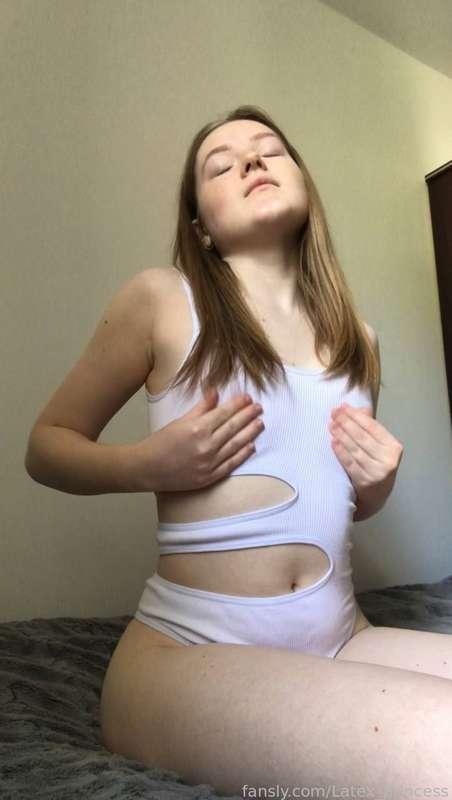 I can't hold back the pleasure 💦🔥

Let me share this with you…🥰😈

fansly.com/little_wendy 🫵🏻
fansly.com/little_wendy 🍑
fansly.com/little_wendy 👋🏽

#fyp