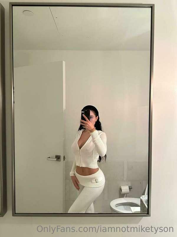 all white moment 🤍