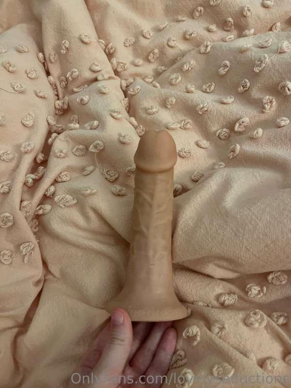 In case you guys were ever curious about what my go to dildo..