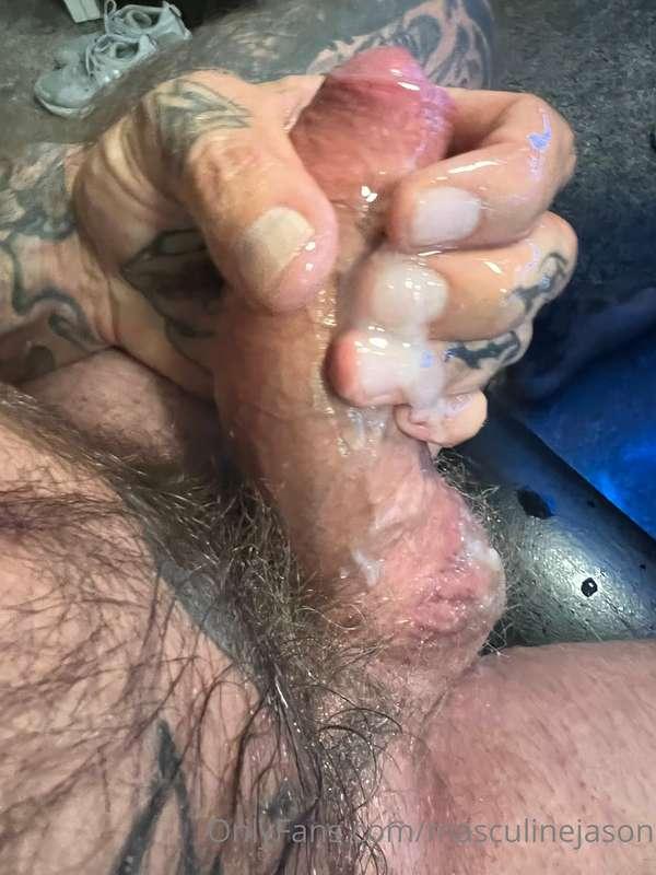 Damn this was one massive load! Crazy thick too! Who wants t..
