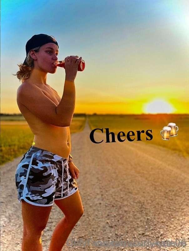 Happy thirsty Thursday ❤️Kc