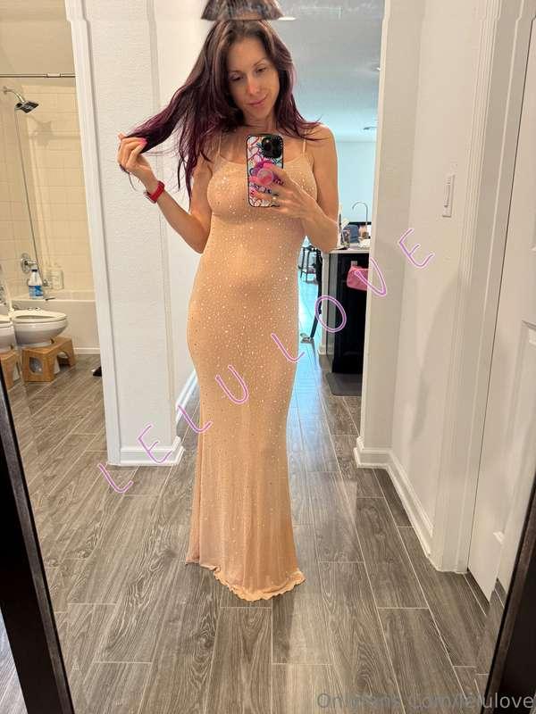 This new dress makes me feel like a princess!! 👗👸🏻🥰