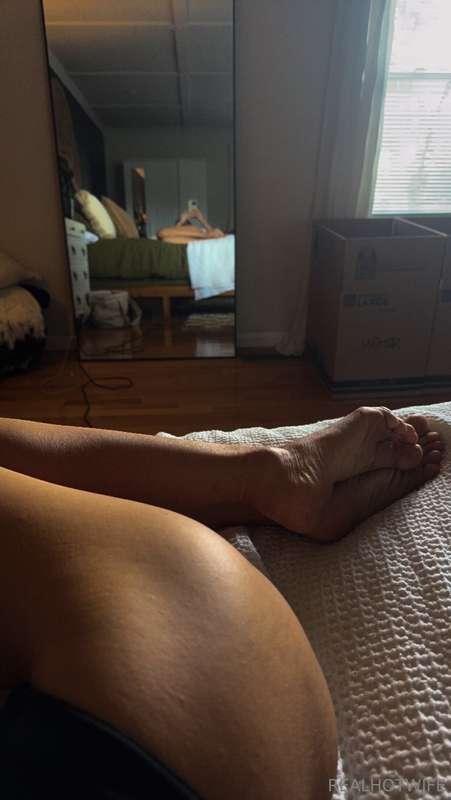 RHH (realhotwifehubs) 🥰 invited me to the new place tonight ..