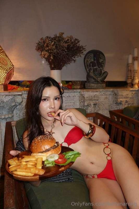 So hungry, could eat your dick 🤣
