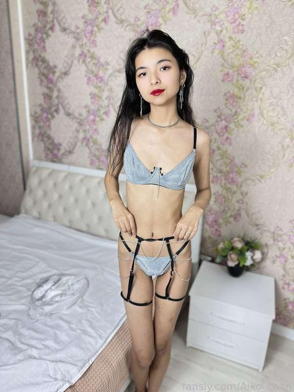We both know I'm beautiful to you.



#asian #cute #skinny #kawaii #natural #sweet #teen #petite #waifu #shy