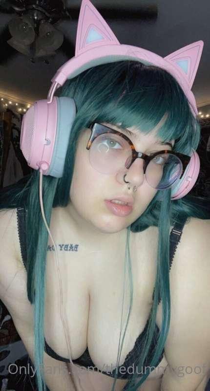 @gothareolagrande 
- 4.99 / Month.
- NO PPV EVER.
- Customs ..