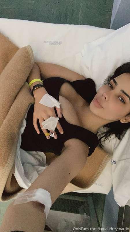 Ciao ragazzi. Sono in ospedale da 3 giorni e dovrò restarci ..
