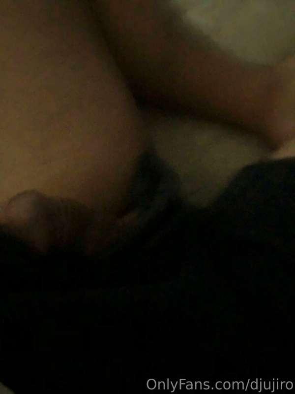 朝めちゃエロい夢みて、即オナニーしたけど、ムラムラする。