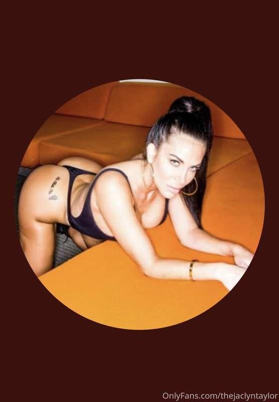 What’s the vibe? 😏 I’m free to chat DM me!