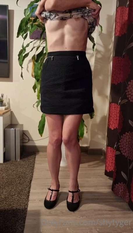 BJ Eyes free Preview in your DMs! Sexy Secretary BJ Video - ..