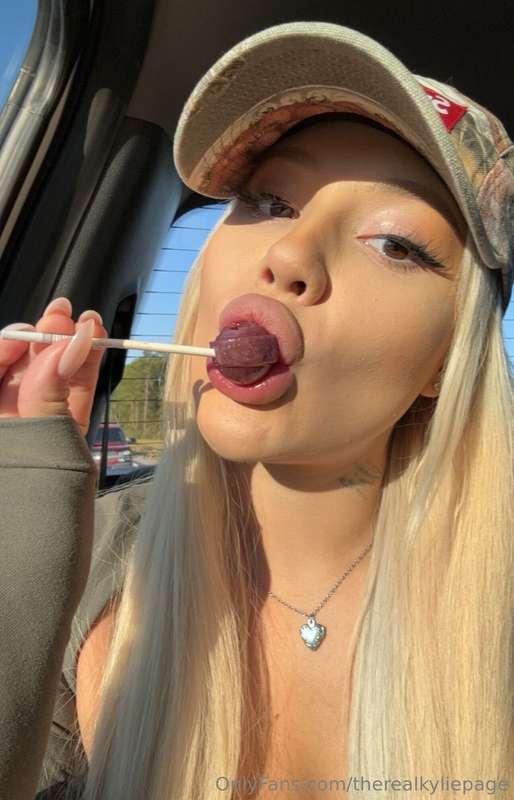 DM me and let me tell you what I've set you for today😘