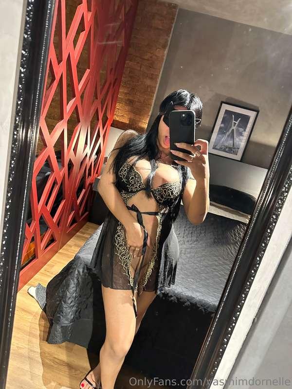 You call me pretty little thing and I love to turn him on 🔥
..