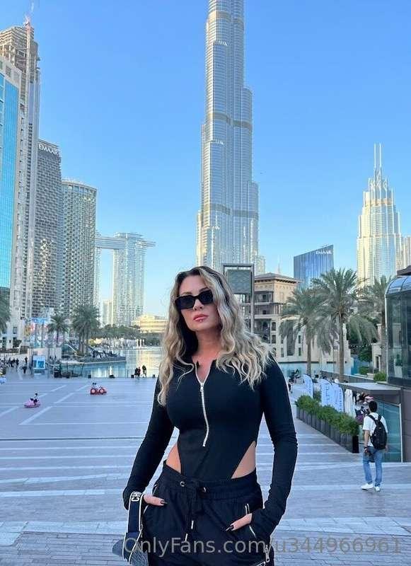 Skyscrapers reaching the sky… are you reaching for me too? 😉