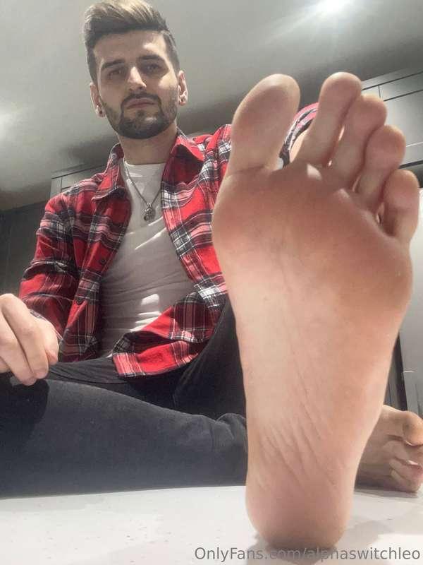 Look at these sexy soles 😈