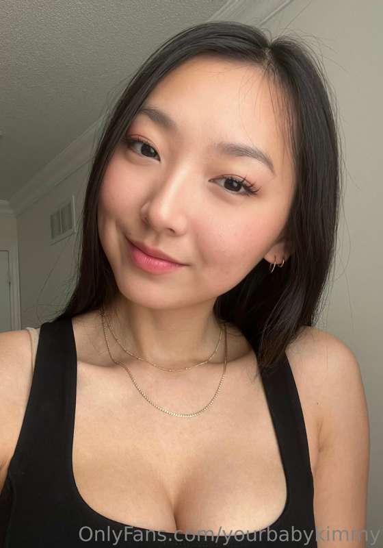 I'm going live in 4 hours! Come join me 🥰