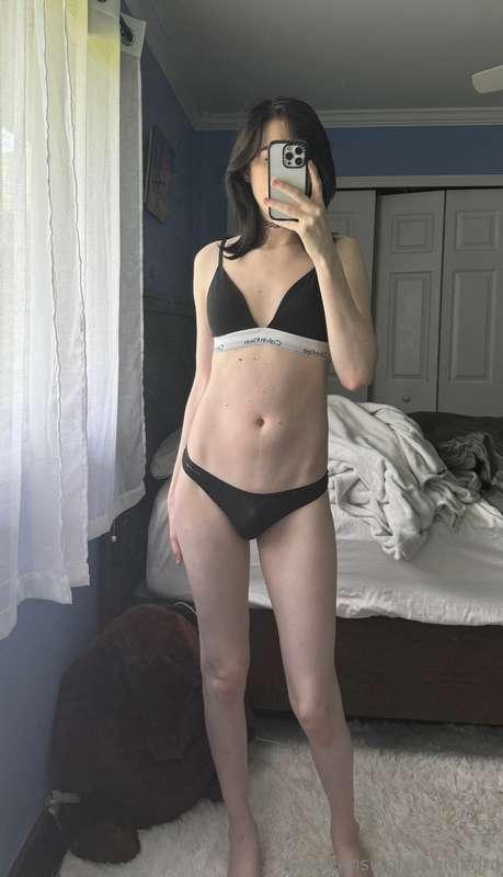 sleepy girl nude selfies :3  didnt have the place to myself ..