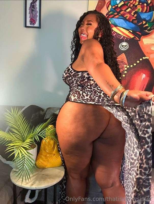 I don’t need any panties if you are coming over right 😽🍆