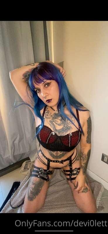 My darkness can be the light in your bed 😈🔥