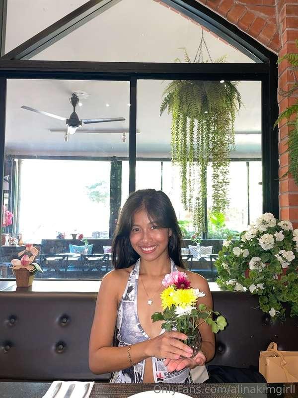 wish i could be as lovely as these flowers <3