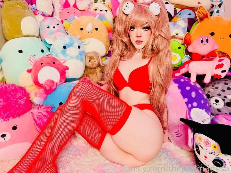 Who was gonna tell me I look THIS GOOD in red??❤️🥵