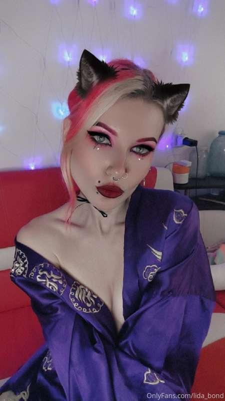 Black or white kitty? 🤍🖤
