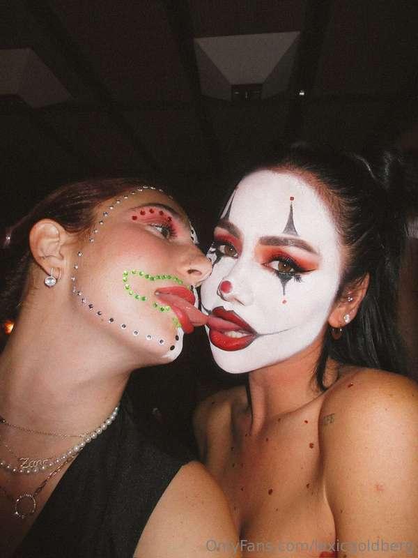my favorite costumes of this year, still not over how cute w..
