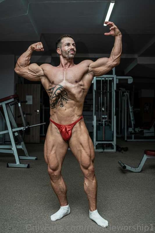 muscleworship1 image #0